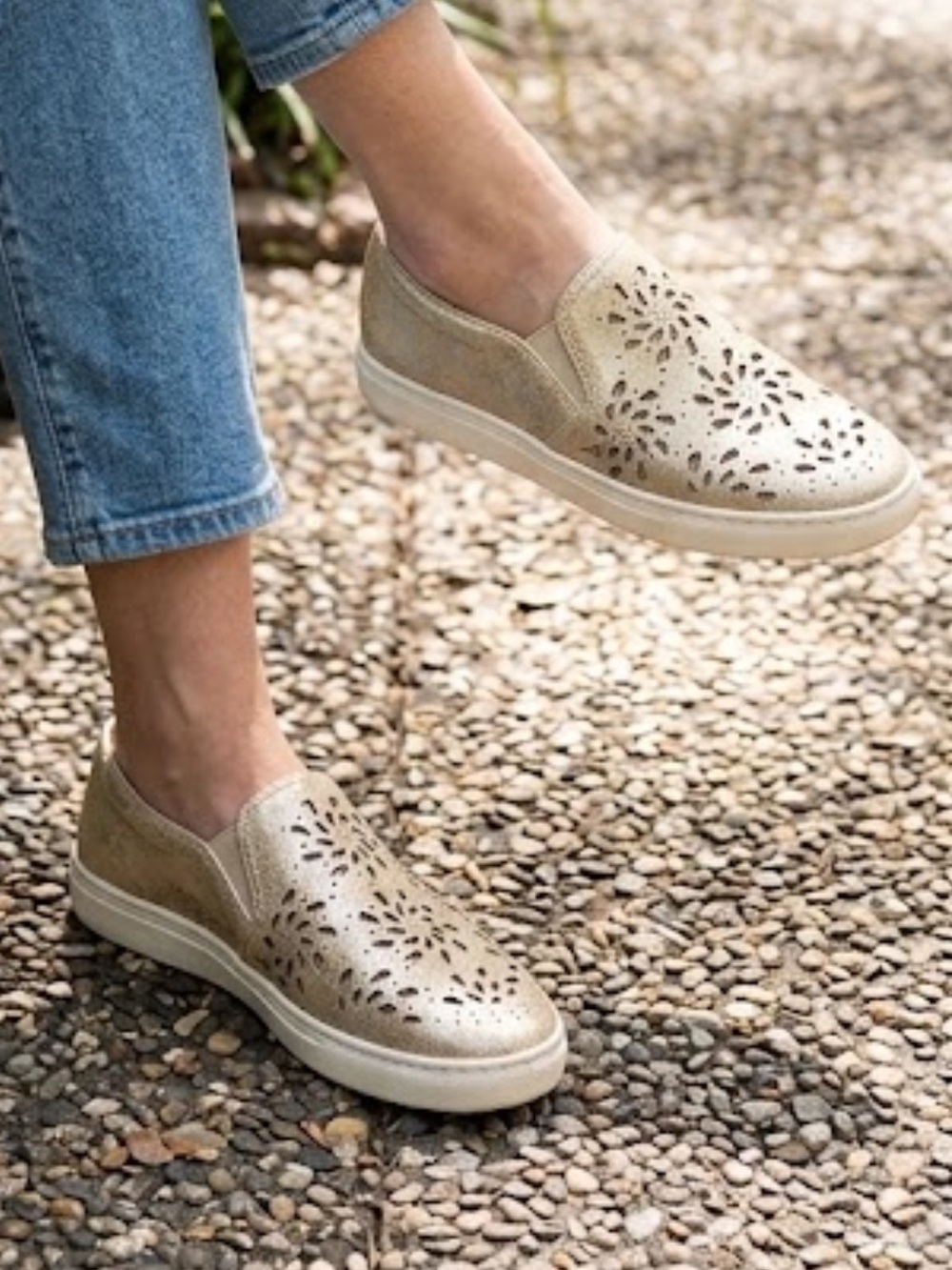 Jack Rogers Metallic Leather Slip-On Sneakers Gold Perforated Size 6
U